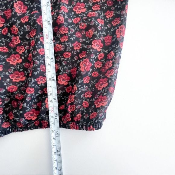 Floral Black and Red Women's Top - Picture 7 of 8